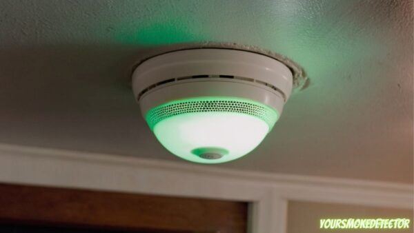 15 Common Reasons First Alert Smoke Detector Green Light Blinking